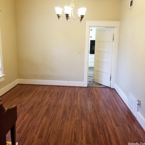 1004 Pine Bluff St, Malvern, AR 72104 photo 9