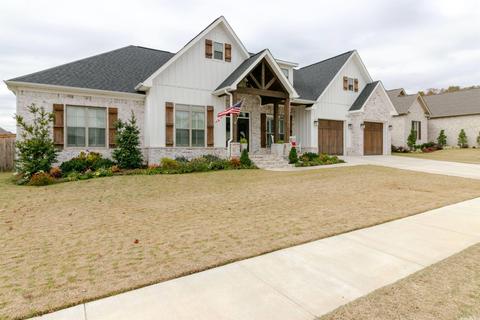 1725 Briley Dr, Conway, AR 72034 photo 1