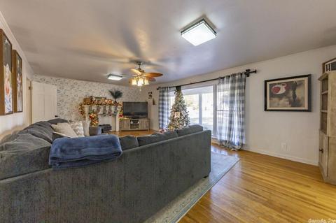 709 W Center St, Beebe, AR 72012 photo 7