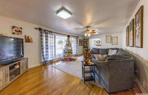 709 W Center St, Beebe, AR 72012 photo 8