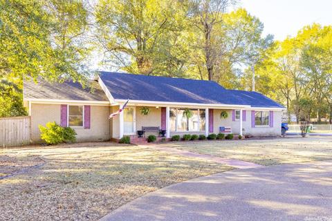 709 W Center St, Beebe, AR 72012 photo 3
