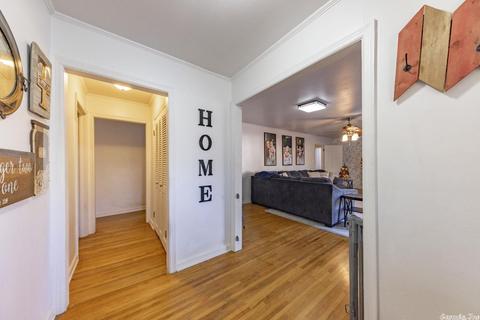 709 W Center St, Beebe, AR 72012 photo 4