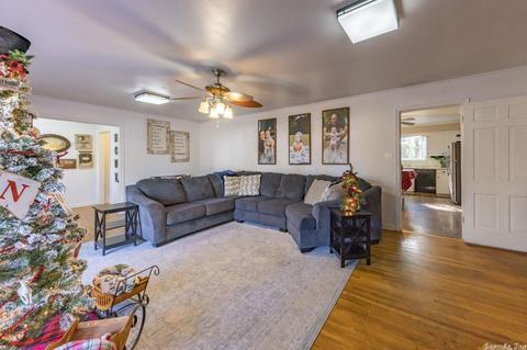 709 W Center St, Beebe, AR 72012 photo 9