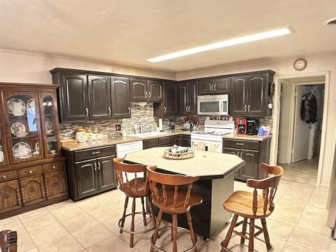 311 N 3rd St, Paris, AR 72855 photo 5