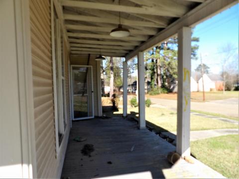 415 E Cedar St, Warren, AR 71671 photo 2