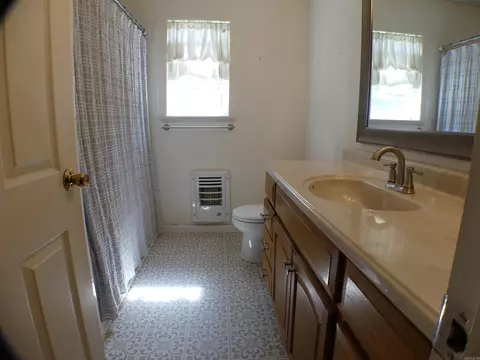 Bath - 1806 Hwy 8 E, Mena, AR 71953 photo 1 of 3