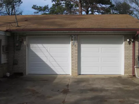 Exterior - 1806 Hwy 8 E, Mena, AR 71953 photo 2 of 3