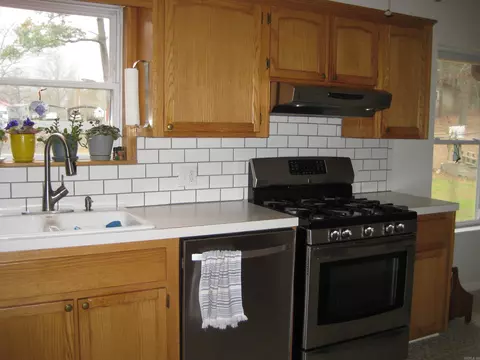 Kitchen - 1806 Hwy 8 E, Mena, AR 71953 photo 5 of 8