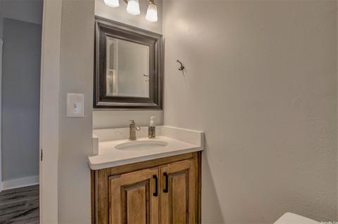 223 East Pine St, Benton, AR 72015 photo 23
