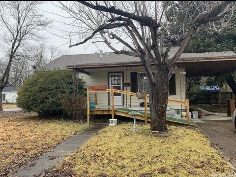 1320 Mitchell St, Conway, AR 72034 photo 1