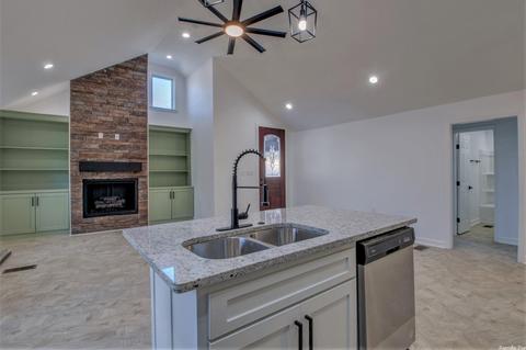 411 E Sevier St, Benton, AR 72015 photo 14