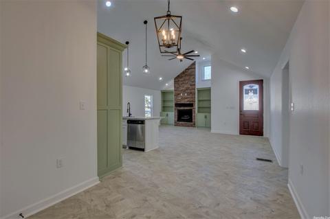 411 E Sevier St, Benton, AR 72015 photo 18