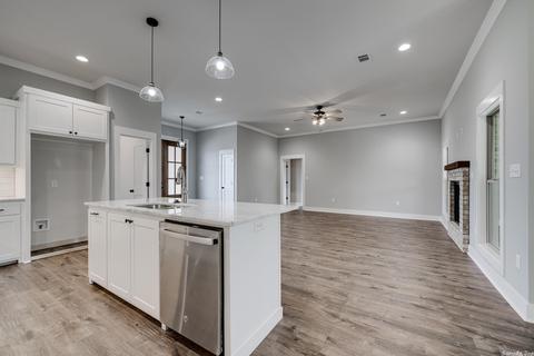 1565 Ivy, Conway, AR 72034 photo 9