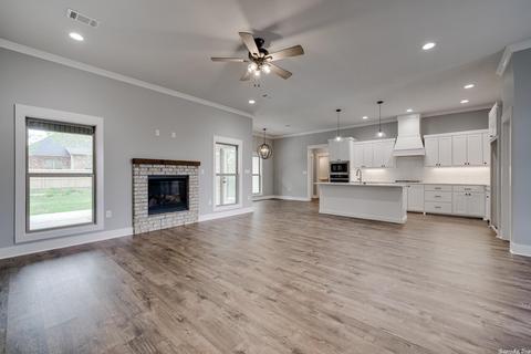 1565 Ivy, Conway, AR 72034 photo 2