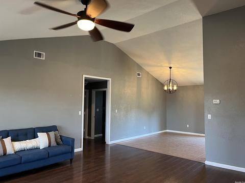 2001 N 9th St, Paragould, AR 72450 photo 2