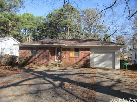 2811 Edgewood Dr, Pine Bluff, AR 71603 photo 1