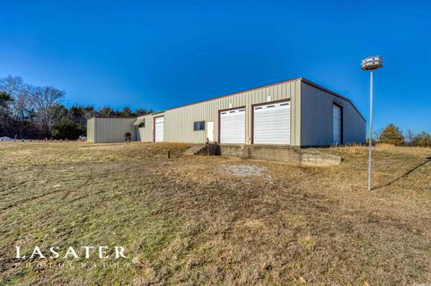 2400 Hawk Ln, Harrison, AR 72601 photo 2