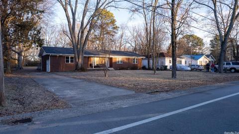1318 Davis, Conway, AR 72034 photo 2