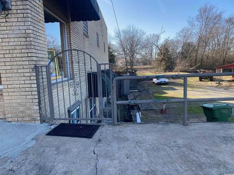 109 S West St, Mount Ida, AR 71957 photo 3