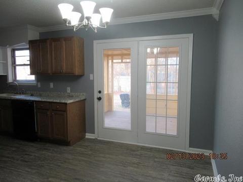 421 Carson, Benton, AR 72015 photo 3
