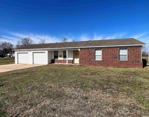 936 E Margaret St, Piggott, AR 72454 photo 2