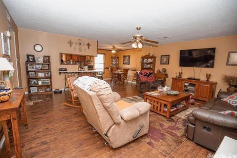 9011 Henderson Rd, Pine Bluff, AR 71603 photo 6