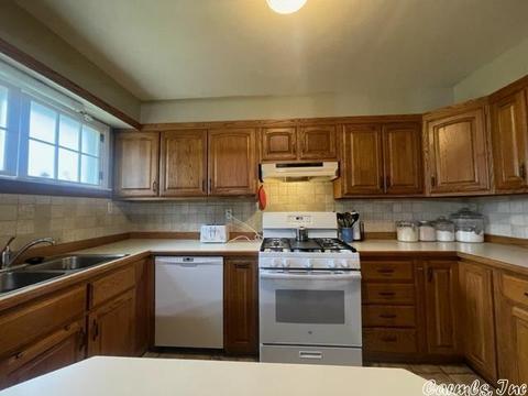 185 E Morrow St, Batesville, AR 72501 photo 9