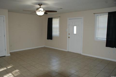 127 Locust Ave, Conway, AR 72034 photo 3