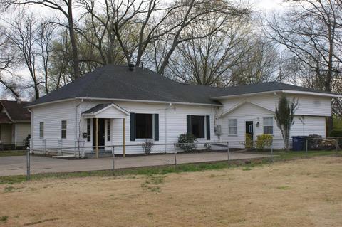 127 Locust Ave, Conway, AR 72034 photo 1