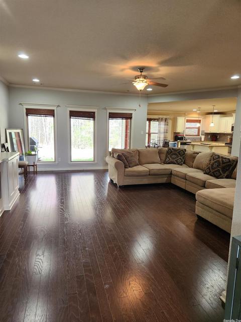 305 Crossing Ct, Bryant, AR 72022 photo 8