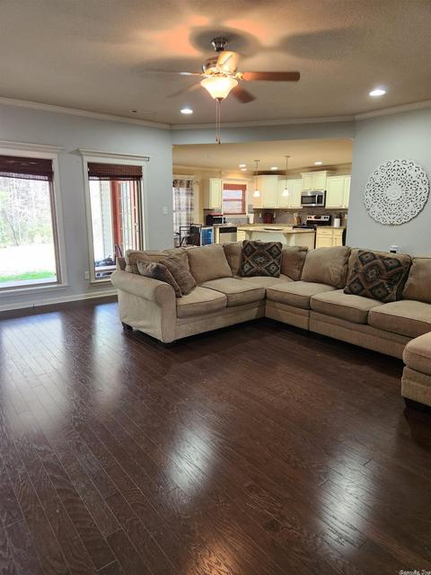 305 Crossing Ct, Bryant, AR 72022 photo 9