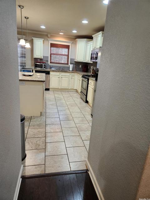 305 Crossing Ct, Bryant, AR 72022 photo 17