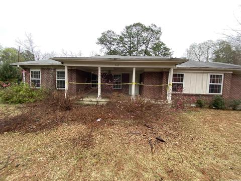 565 Sharp Ave, Camden, AR 71701 photo 1