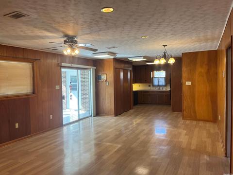 2800 Edgewood Dr, Pine Bluff, AR 71603 photo 2