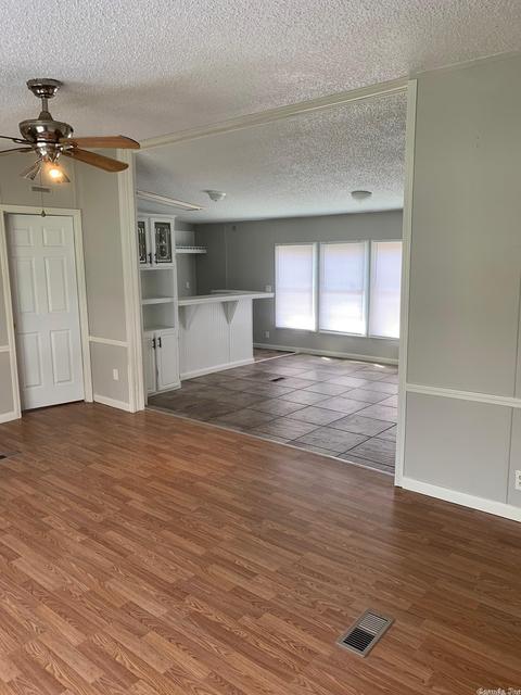 215 Sydney Pl, Lonoke, AR 72086 photo 4