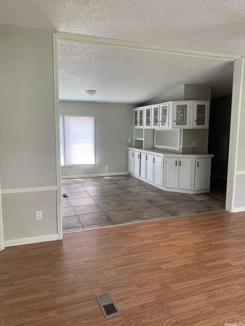 215 Sydney Pl, Lonoke, AR 72086 photo 2