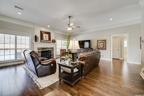 3310 Loetscher Cir, Conway, AR 72034 photo 4