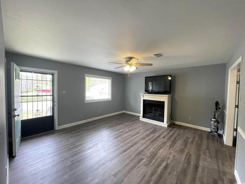 721 E North St, Benton, AR 72015 photo 3