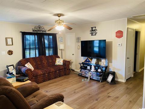 761 E Miller, Piggott, AR 72454 photo 7