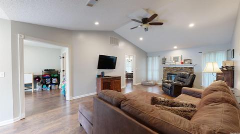 2304 Cherry Crossing Dr, Benton, AR 72015 photo 4