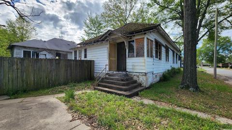 817 W 14th, Pine Bluff, AR 71603 photo 2