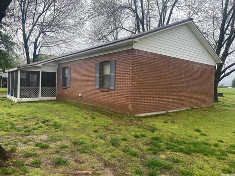 102 Von St, Marked Tree, AR 72365 photo 1