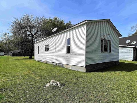 107 SW 3rd St, Corning, AR 72422 photo 3