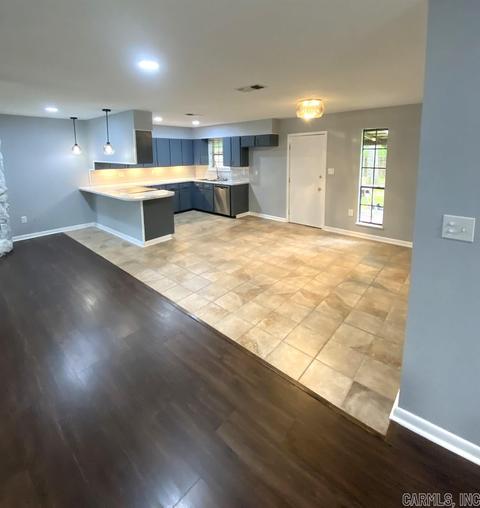 6304 Granada Trl, Pine Bluff, AR 71603 photo 2