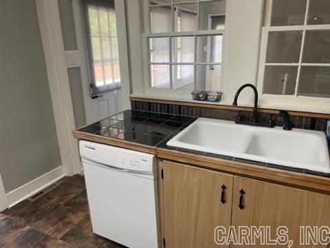 271 E Pine St, Batesville, AR 72501 photo 8