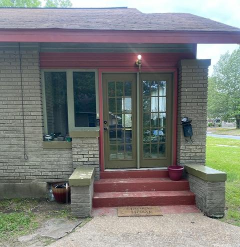 704 W 24th Ave, Pine Bluff, AR 71601 photo 2