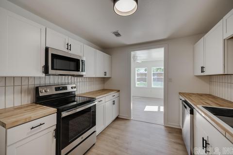 722 Third St, Conway, AR 72032 photo 9