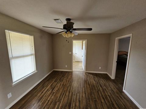 201 Logan Ln, Bismarck, AR 71929 photo 1