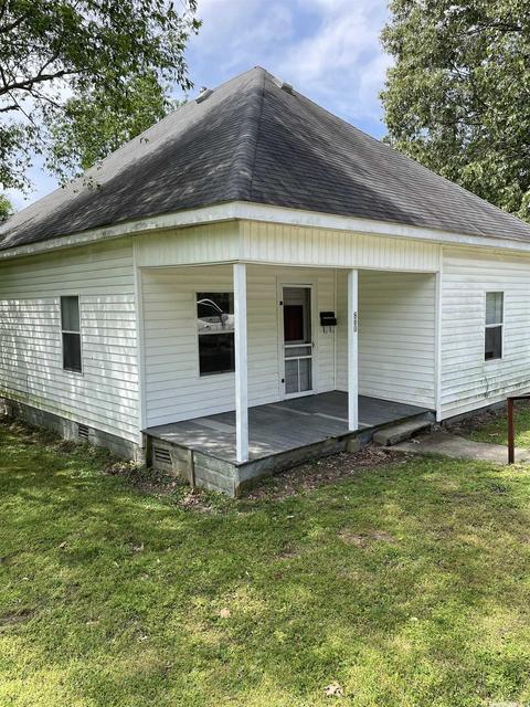 860 W Ct, Piggott, AR 72454 photo 1