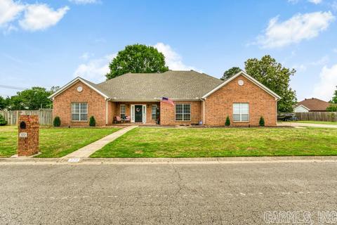 370 Castlegate Dr, Conway, AR 72034 photo 1